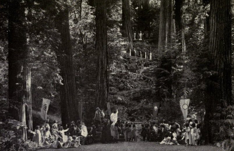 A Grove Play in dress rehearsal, 1909. Weiss found two kinds of theater and a very long, very expensive party — and no conspiracy. (photo: Gabriel Moulin)